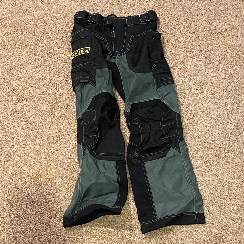 Klim motorcycle automotive snow pants. Kids' Adventure Black and Gray Pants